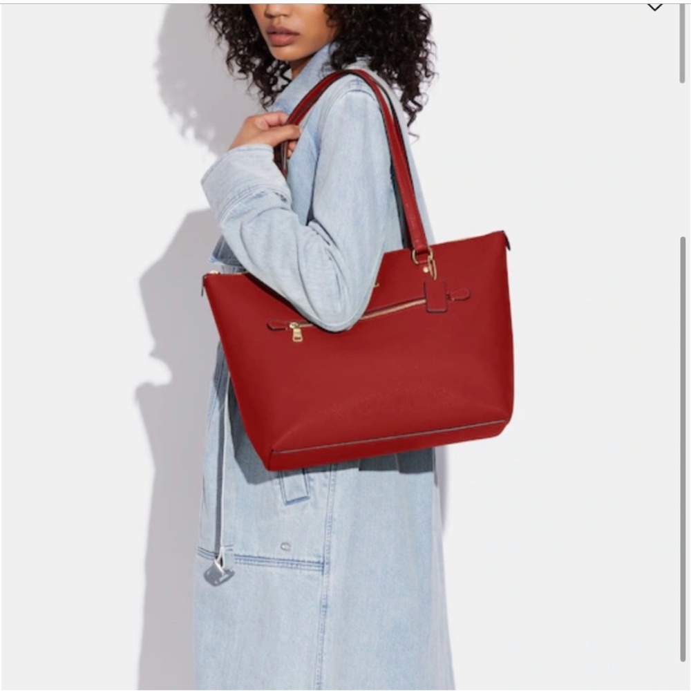New! Coach Red Leather Gallery Tote - Picture 2 of 5